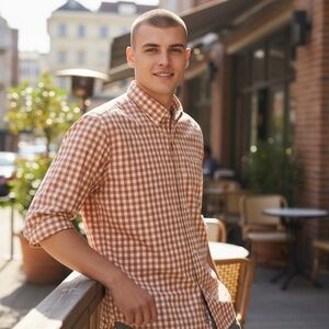 TAILOR VINTAGE Button Down Shirt. Size Medium